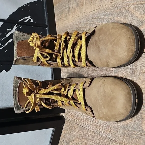 Chaco Tan Lace Up Boots Natilly High-Top Design Convertible Size 6