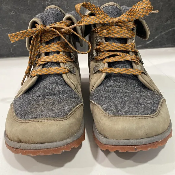 Chaco Women’s Nickel Gray Waterproof Leather Barbary Lace Up Ankle Boots Size 7.