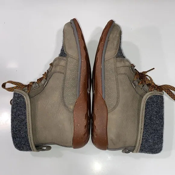 Chaco Women’s Nickel Gray Waterproof Leather Barbary Lace Up Ankle Boots Size 7.