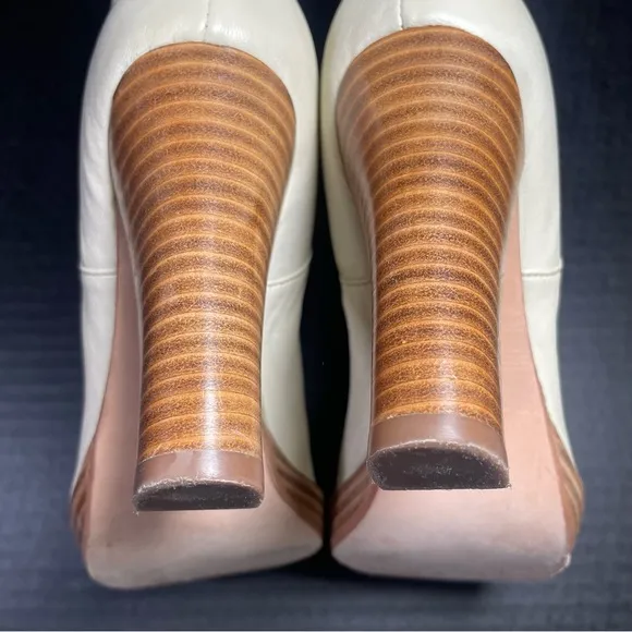 Charles David Elixir Cream and Silver Leather boots 5.5M