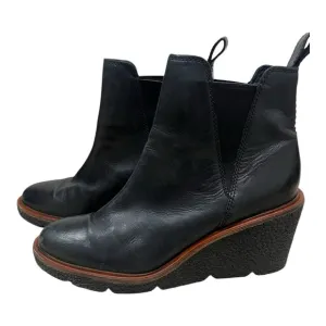 Clark’s Clarkford Top Wedge Leather Chelsea Boots Booties Heel Size 8.5