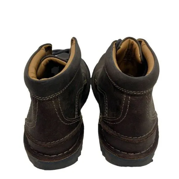 Clarks Collection NWOB Brown Leather Chukka Boots Mens Size 8.5M Ortholite