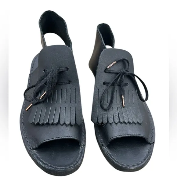 CLARKS ORIGINALS Black leather open toe 7  Desert Kiltie Tassel