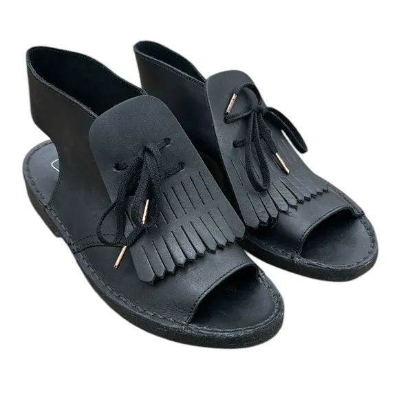 CLARKS ORIGINALS Black leather open toe 7  Desert Kiltie Tassel