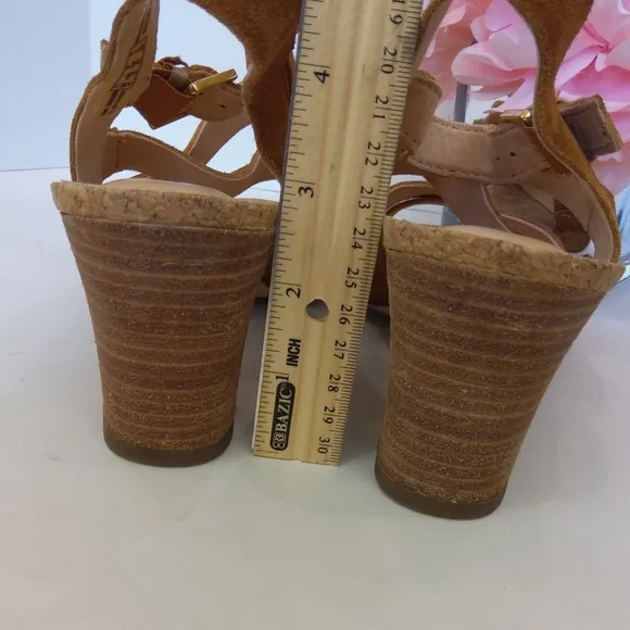 Clark's  soft cushion suede brown leather sandals