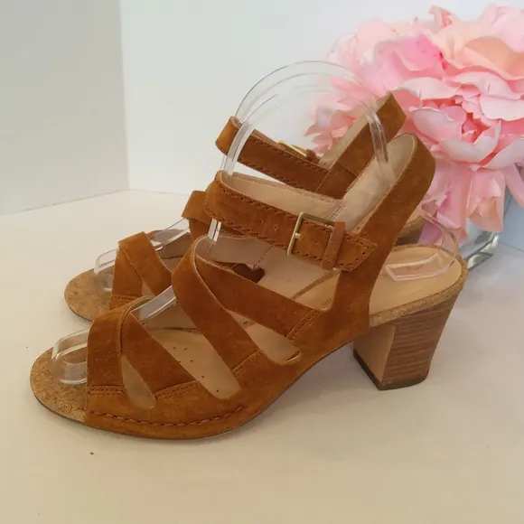 Clark's  soft cushion suede brown leather sandals