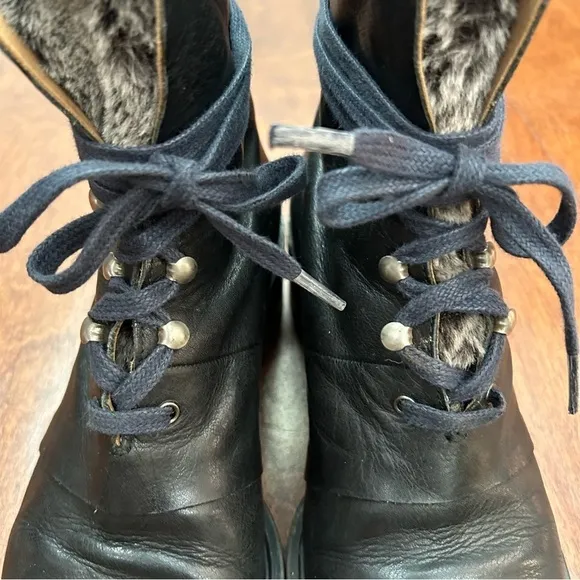 Coclico Mack Black Leather Boots, Faux Fur Tongue, Hook &amp; Eye Closure, Size 6.5