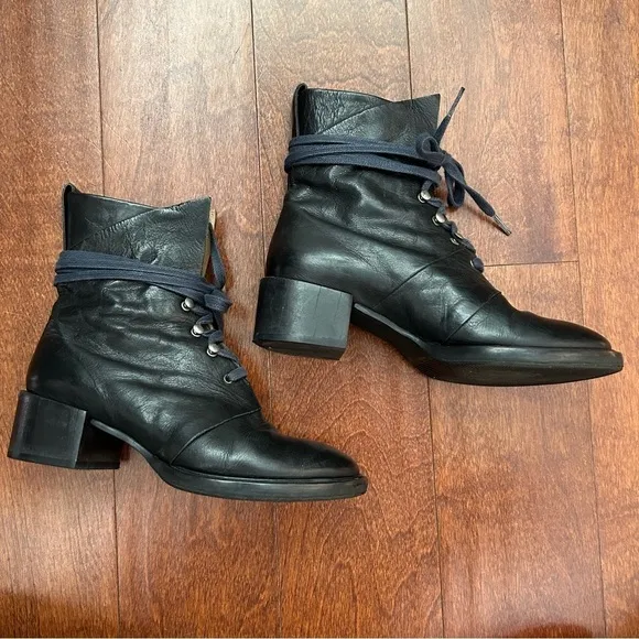 Coclico Mack Black Leather Boots, Faux Fur Tongue, Hook &amp; Eye Closure, Size 6.5