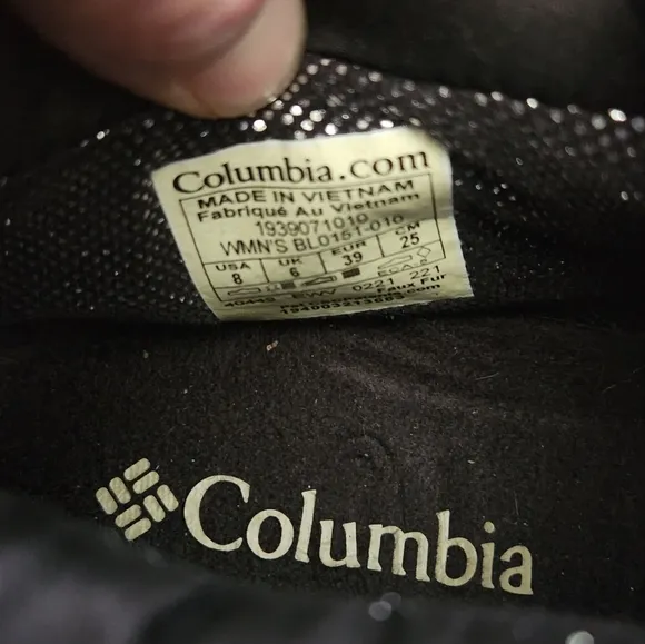 Columbia 'Slopeside Village' Omni Heat Mid Boot