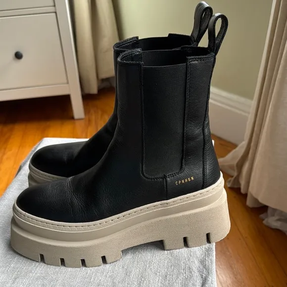 COPENHAGEN STUDIOS CPH686 Vitello Women's Black Leather Chelsea Boots Sz 10