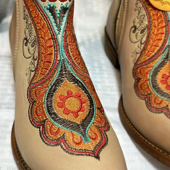Corral Western ankle booties boots orange embroidered Leather Heeled NEW! 7