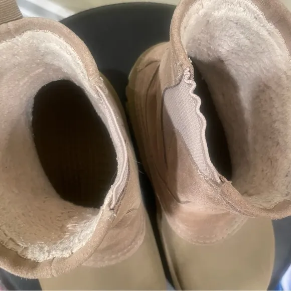 Crocs Ambler Outdoor Suede Rubber Boots - Men's Size 8 - Khaki, Faux Fur Lining