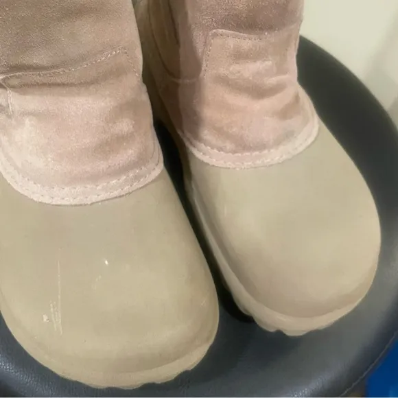 Crocs Ambler Outdoor Suede Rubber Boots - Men's Size 8 - Khaki, Faux Fur Lining