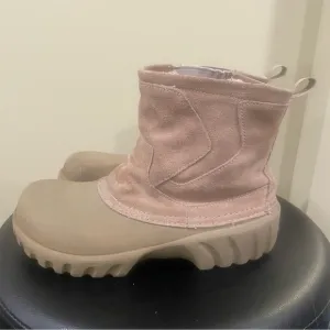 Crocs Ambler Outdoor Suede Rubber Boots - Men's Size 8 - Khaki, Faux Fur Lining