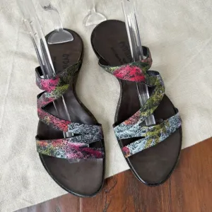 CYDWOQ Vintage Strappy Open-Toe Sandals Artsy Multi Leather USA MADE