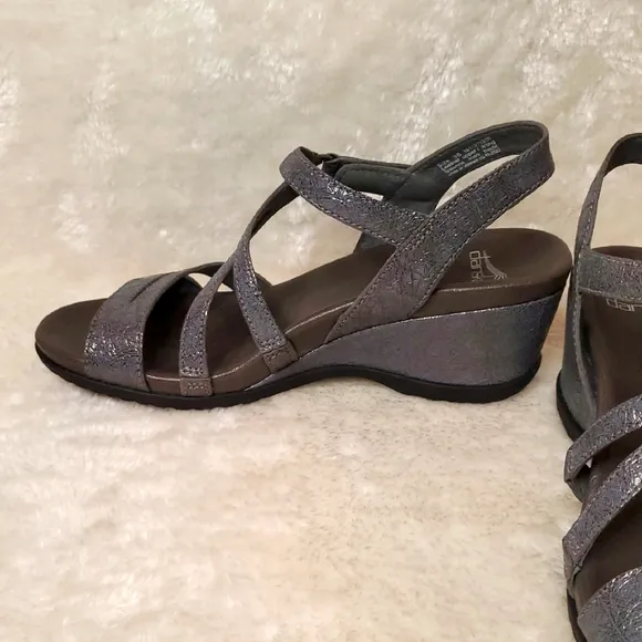 Dansko Addyson Metalic Strappy Sandals Size 38