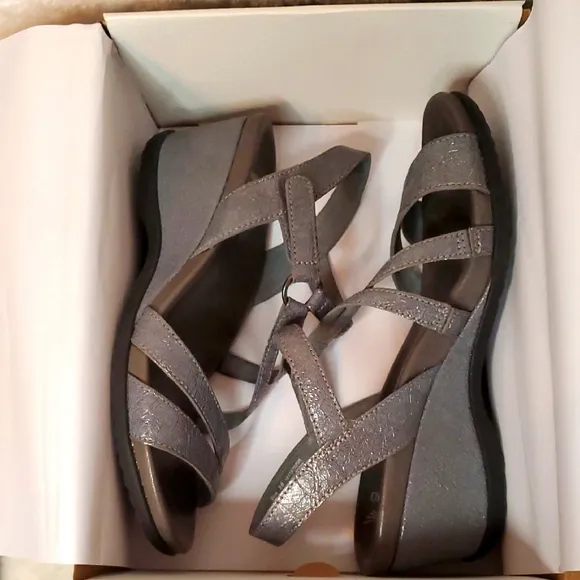 Dansko Addyson Metalic Strappy Sandals Size 38