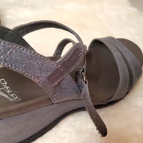 Dansko Addyson Metalic Strappy Sandals Size 38