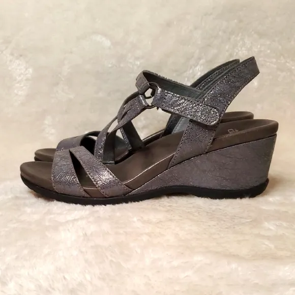 Dansko Addyson Metalic Strappy Sandals Size 38