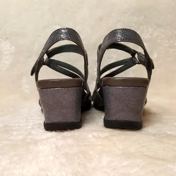 Dansko Addyson Metalic Strappy Sandals Size 38