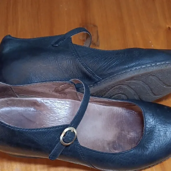 Dansko Black Mary Jane Shoes size 39