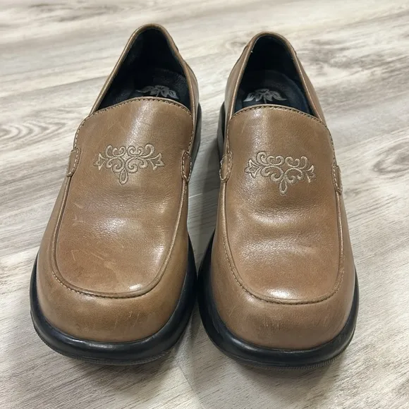 Dansko Royal Romance Tan Leather Embroidered Platform Clog Loafer Comfort Shoes
