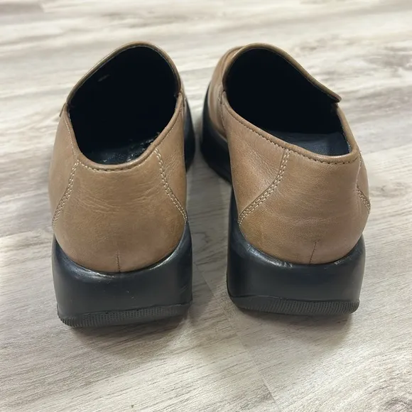 Dansko Royal Romance Tan Leather Embroidered Platform Clog Loafer Comfort Shoes