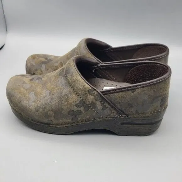 Dansko Women Professional Clog Camo Suede Stapled Comfort EU 38 US 7.5-8 New