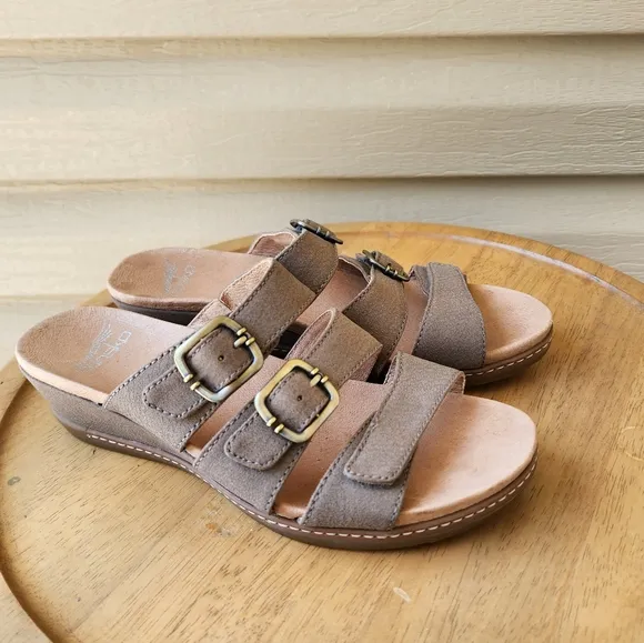 Dansko women's Allyson stone leather sandals