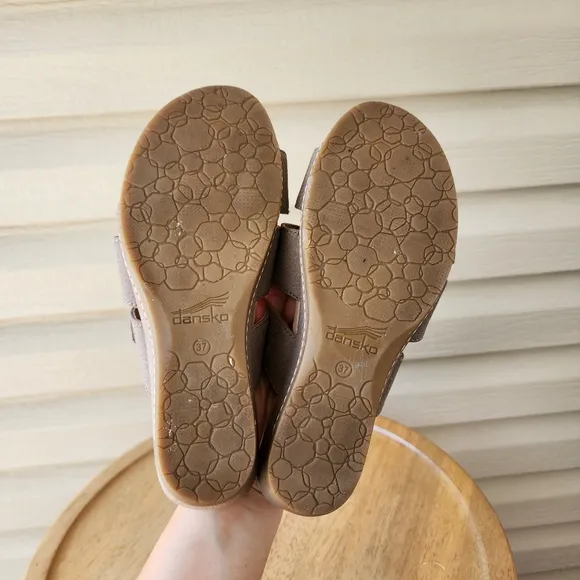 Dansko women's Allyson stone leather sandals