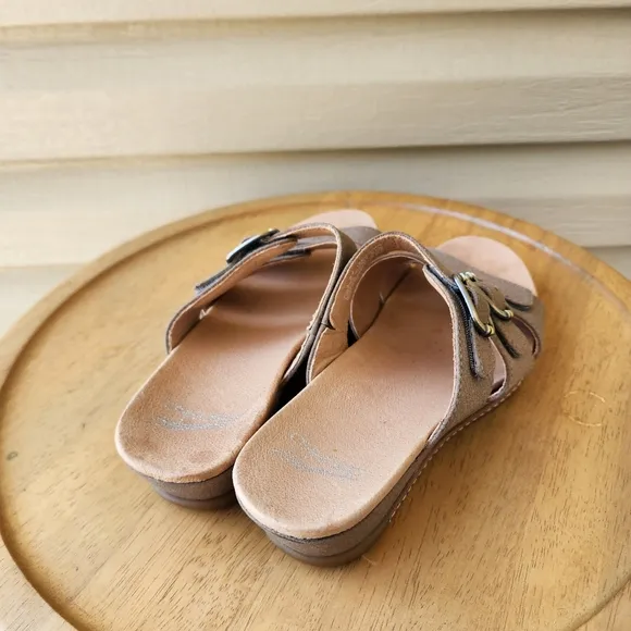 Dansko women's Allyson stone leather sandals