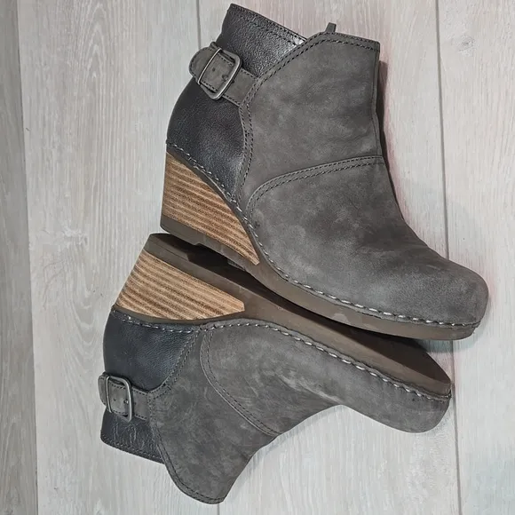 Dansko Women's Gray Suede Ankle Wedge Boots Shoes Sz 38/7.5-8