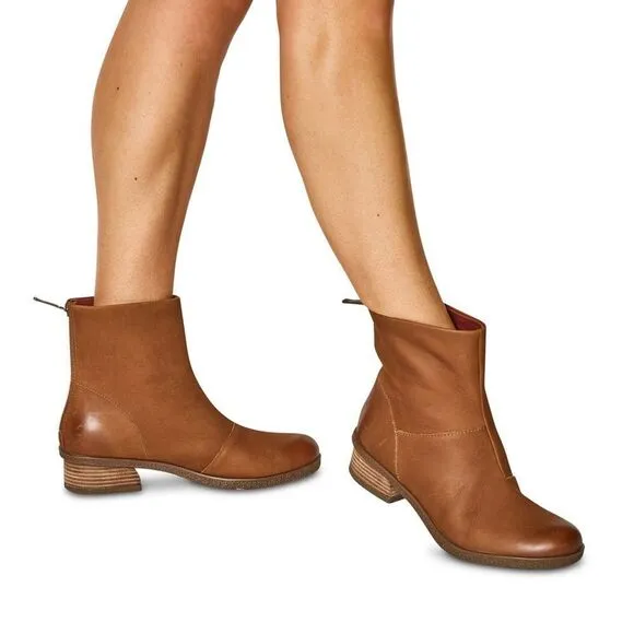 Dansko Womens Brianne Waterproof Burnished Boots 2925-152300 Tan 10.5/11