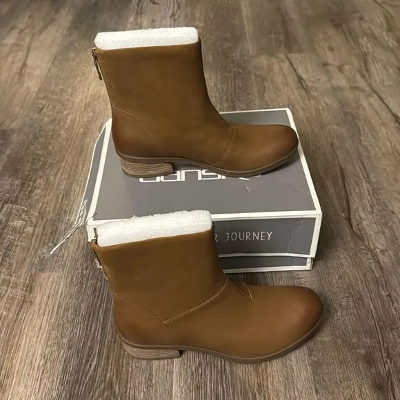 Dansko Womens Brianne Waterproof Burnished Boots 2925-152300 Tan 10.5/11