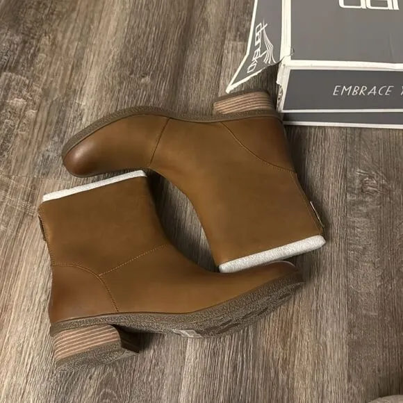 Dansko Womens Brianne Waterproof Burnished Boots 2925-152300 Tan 10.5/11