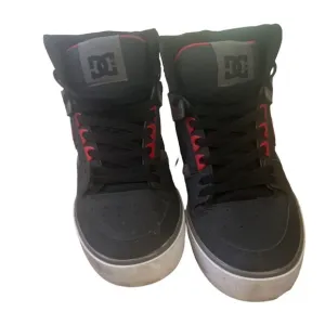 DC mens Men's Pure High Top Wc Skate Shoes Casual Sneakers size 9.5