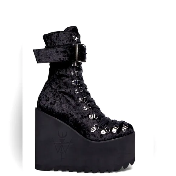 ✨🆕Dolls Kill X Widow BN NEVER WORN!Size 8 Velvet Traitor Boots!BNIB!🖤