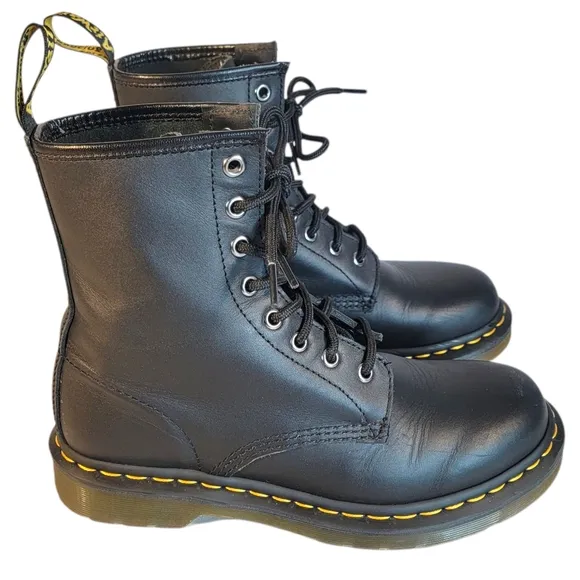 Dr. Martens 1460 Black Leather Classic Women's Fashion All Weather Boots Size 8