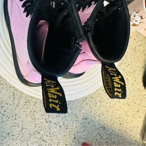 DR MARTENS 1460 Youth Patent leather 8 eye Boots US 12 Pale Pink