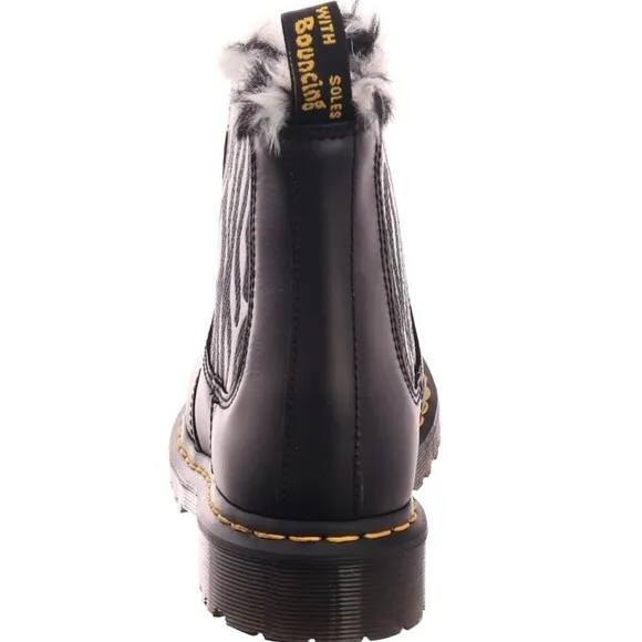 Dr Martens 2976 Leonore Chelsea Boots Womens Size 6 Black Smooth Leather Zebra