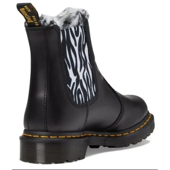 Dr Martens 2976 Leonore Chelsea Boots Womens Size 6 Black Smooth Leather Zebra
