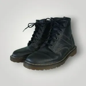 Dr. Martens 6&quot; Roseland Tough Black Pebbled Leather Boots Black Size 9