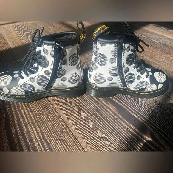 DR.‎ MARTENS | A21 US GIRLS ANKLE BOOTS 9 POLKA DOT 1460 T K HYDRO BLACK/WHITE