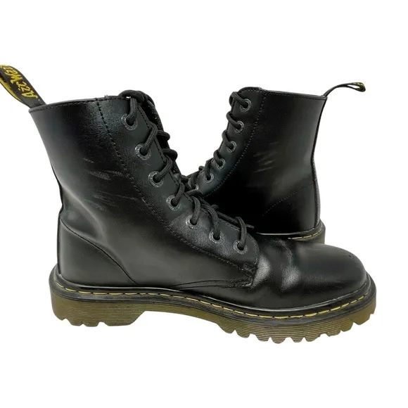 DR MARTENS Black Leather Luana Combat Boots Sz 9 Doc Air Wair Lace Up 90s Y2k