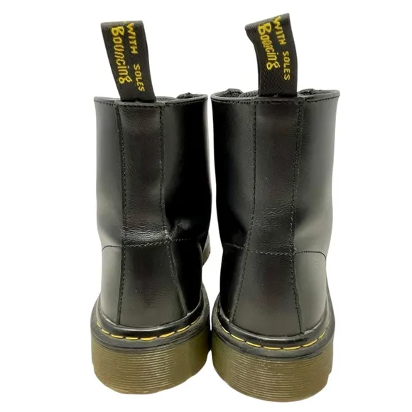 DR MARTENS Black Leather Luana Combat Boots Sz 9 Doc Air Wair Lace Up 90s Y2k