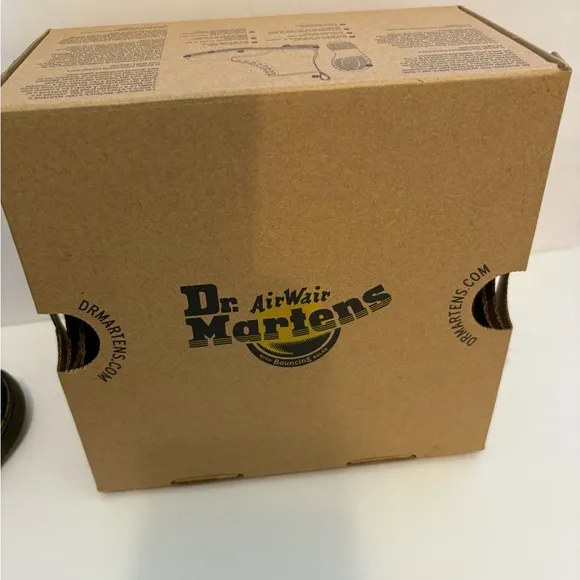 Dr. Martens Boots kids Toddler,Black Leather Boots with Yellow Stitching