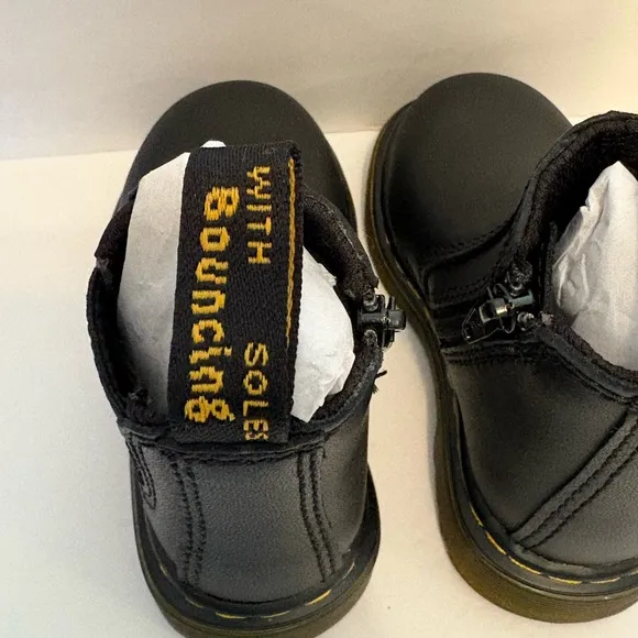 Dr. Martens Boots kids Toddler,Black Leather Boots with Yellow Stitching