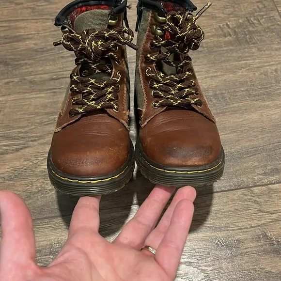 Dr Martens Brown Boots W Red Flannel Lining Kids Size 11