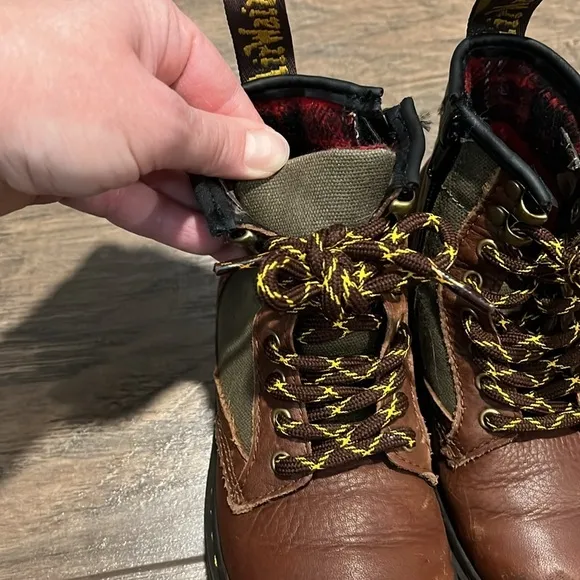 Dr Martens Brown Boots W Red Flannel Lining Kids Size 11