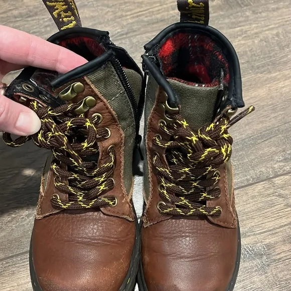 Dr Martens Brown Boots W Red Flannel Lining Kids Size 11